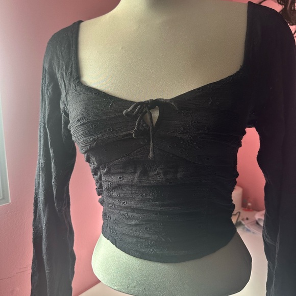 Hollister Black Summer Top - Picture 4 of 5